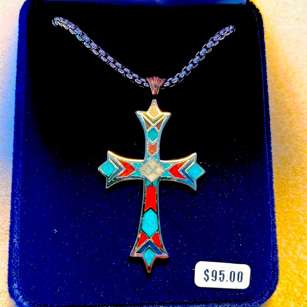 Embracing Faith Cross Necklace ✨